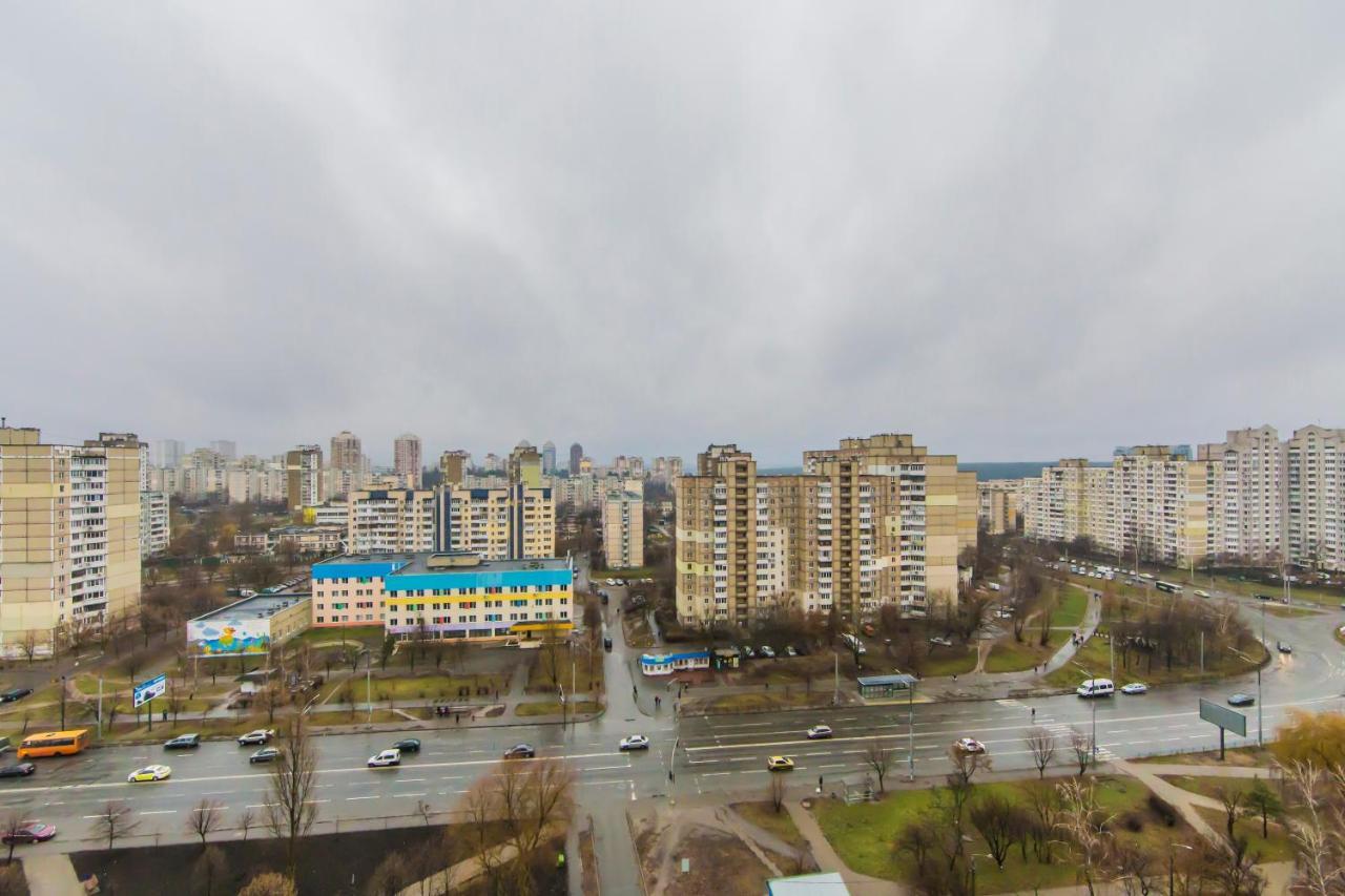 Уютная, Просторная Видовая Трехкомнатная Квартира Возле Метро Академгородок На 6 Мест Kiev Dış mekan fotoğraf